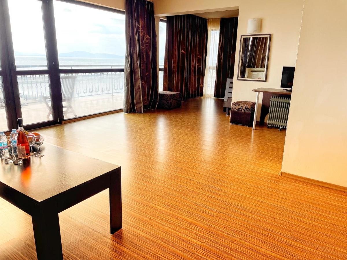 At The American'S Hotel Pomorie Buitenkant foto
