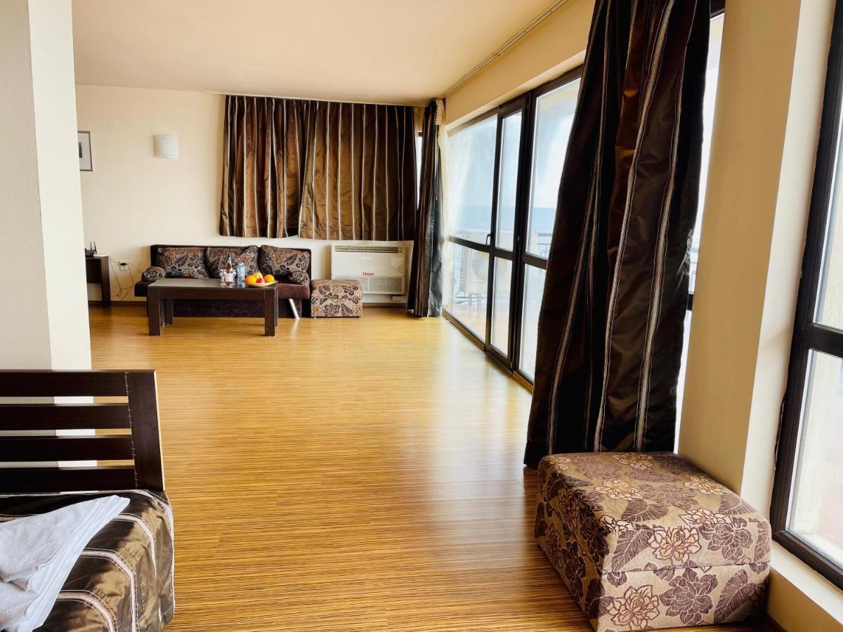 At The American'S Hotel Pomorie Buitenkant foto