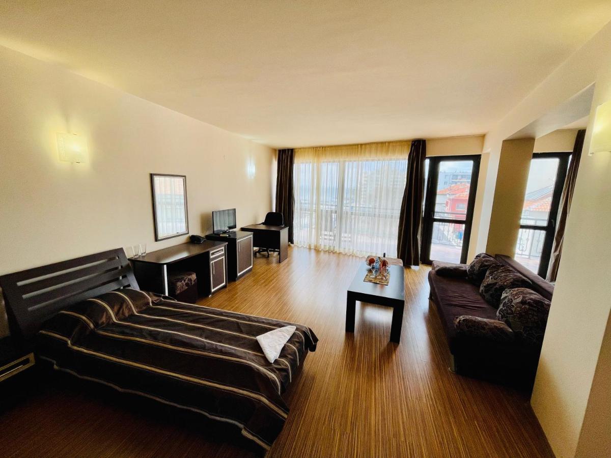 At The American'S Hotel Pomorie Buitenkant foto