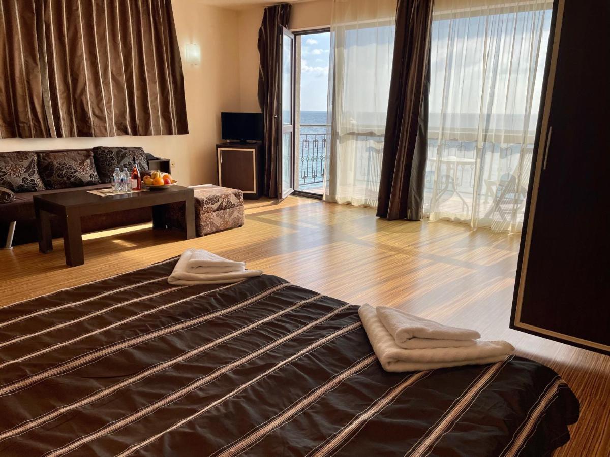 At The American'S Hotel Pomorie Buitenkant foto