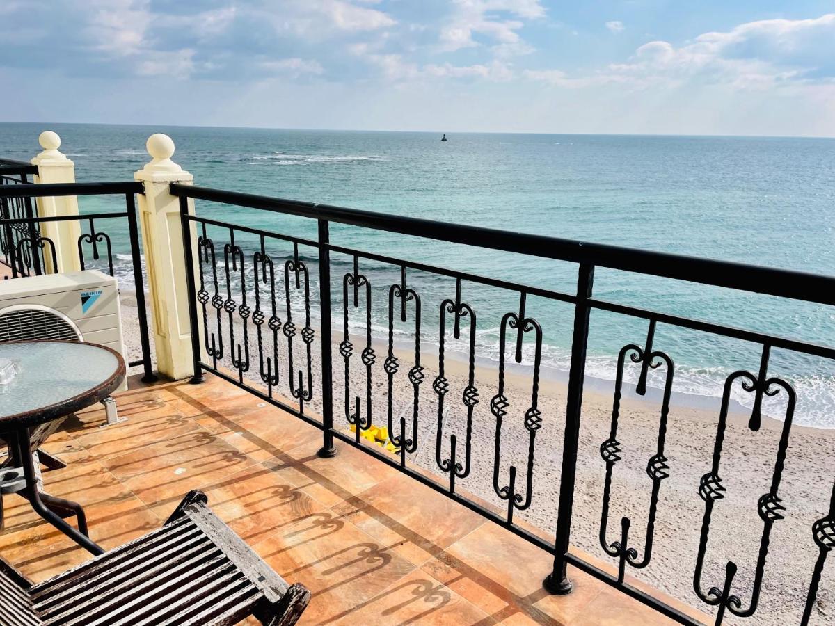 At The American'S Hotel Pomorie Buitenkant foto