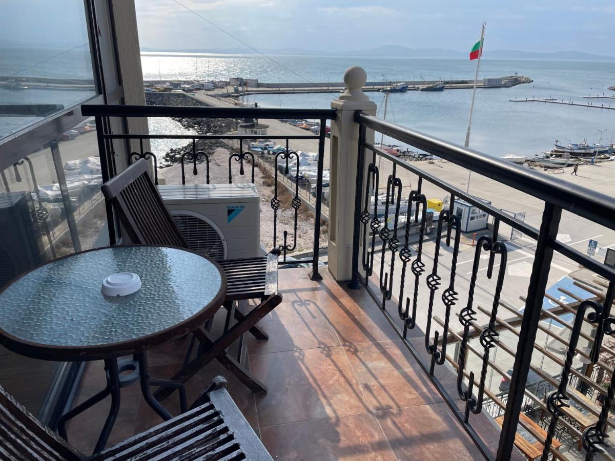 At The American'S Hotel Pomorie Buitenkant foto