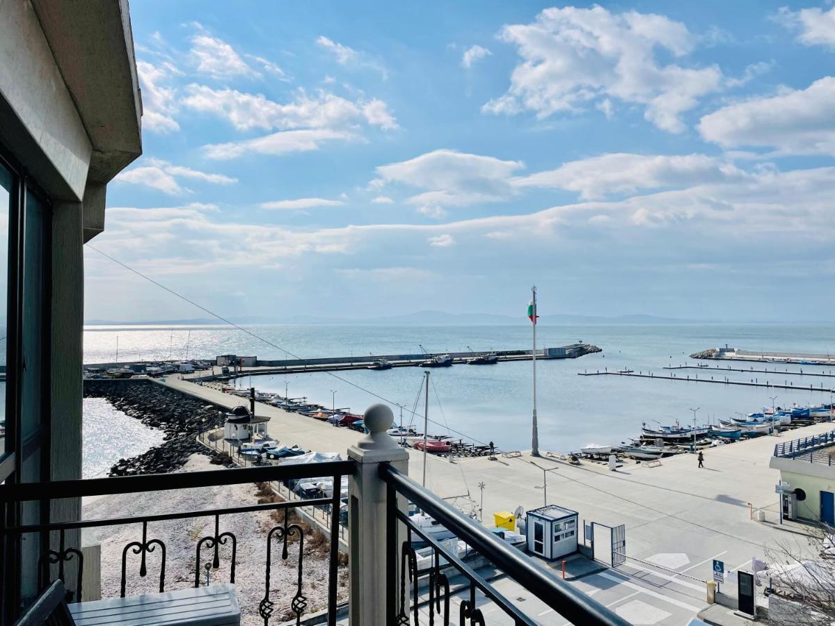 At The American'S Hotel Pomorie Buitenkant foto