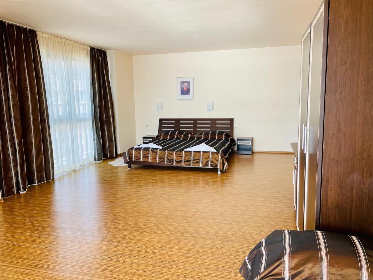 At The American'S Hotel Pomorie Buitenkant foto