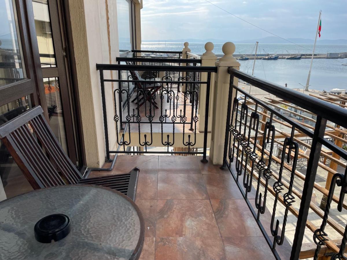 At The American'S Hotel Pomorie Buitenkant foto